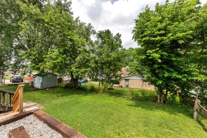 305 Spring Ln — photo 5