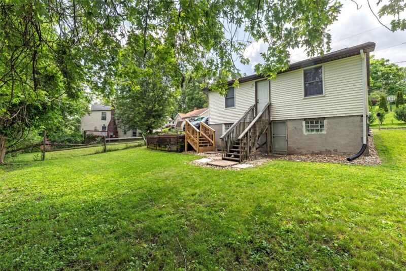 305 Spring Ln — photo 7