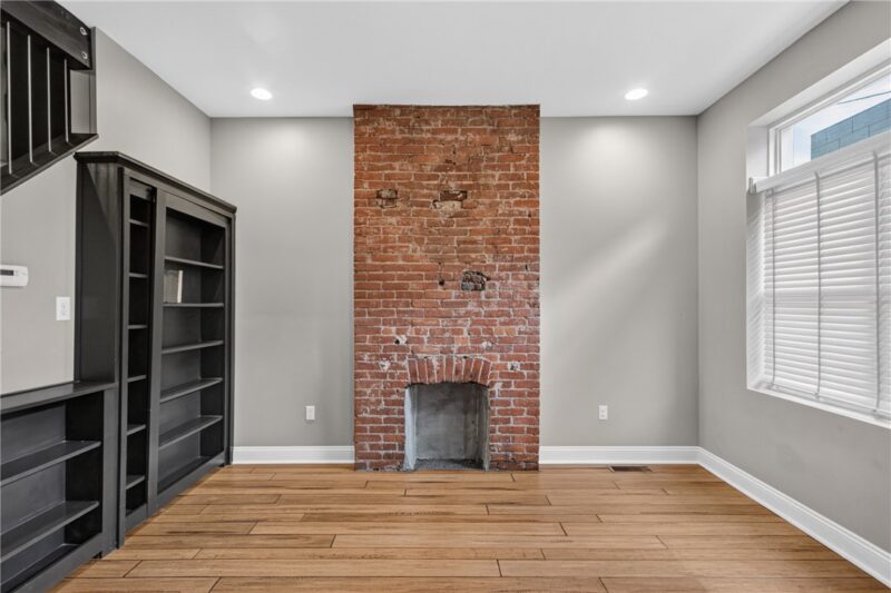 4032 Willow St — photo 3