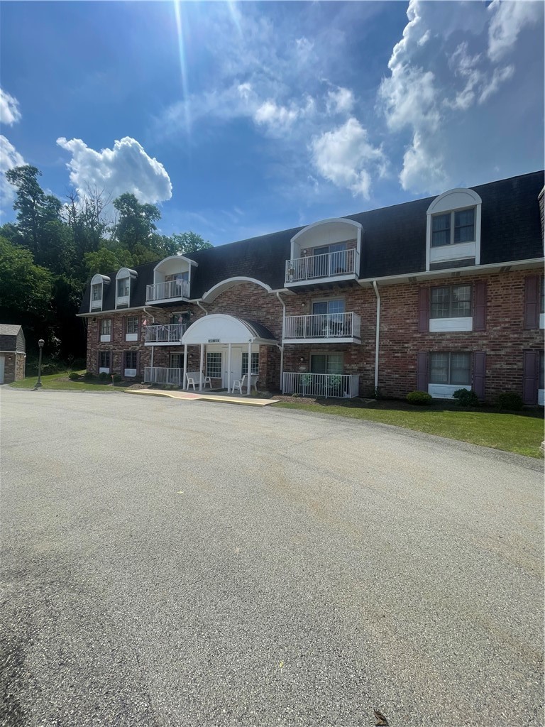 412 Clubhouse Dr — photo 1