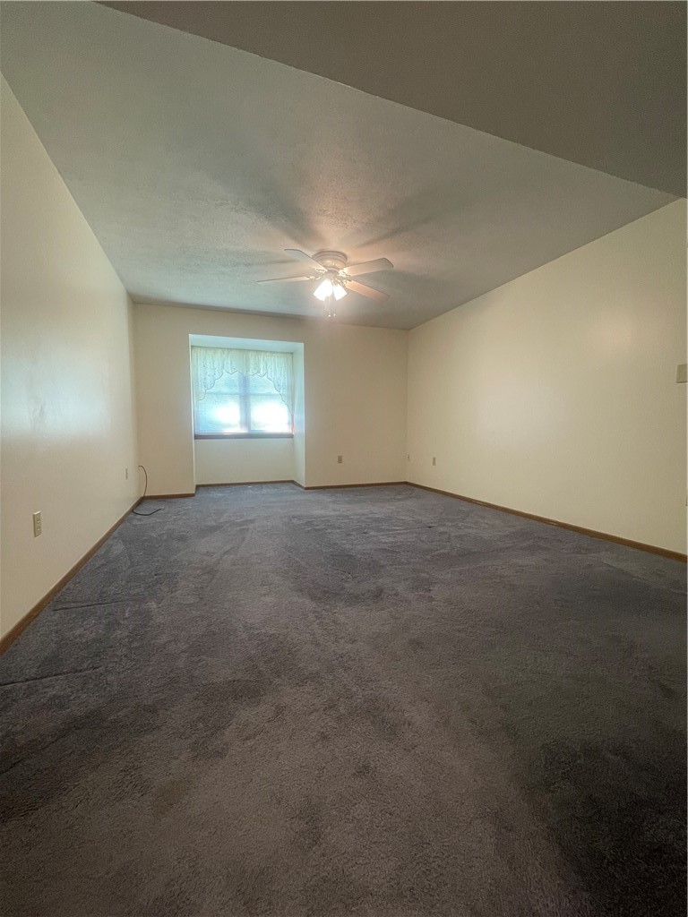 412 Clubhouse Dr — photo 5