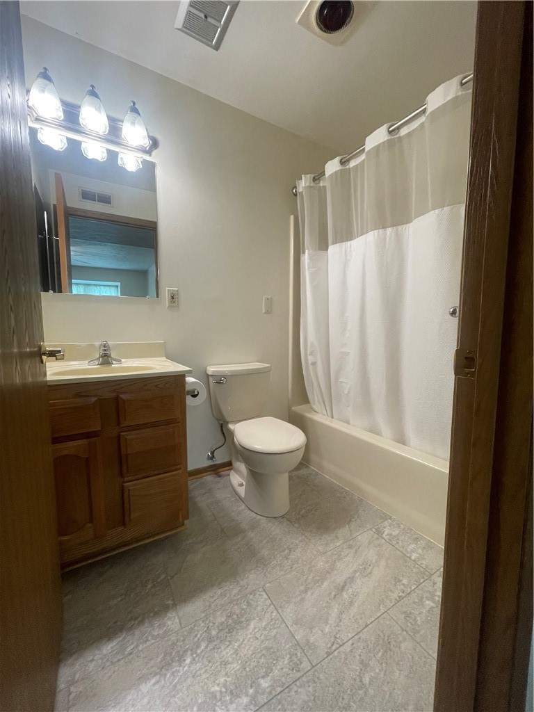 412 Clubhouse Dr — photo 6