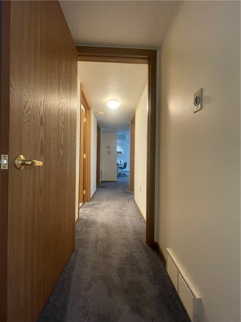 412 Clubhouse Dr — photo 7