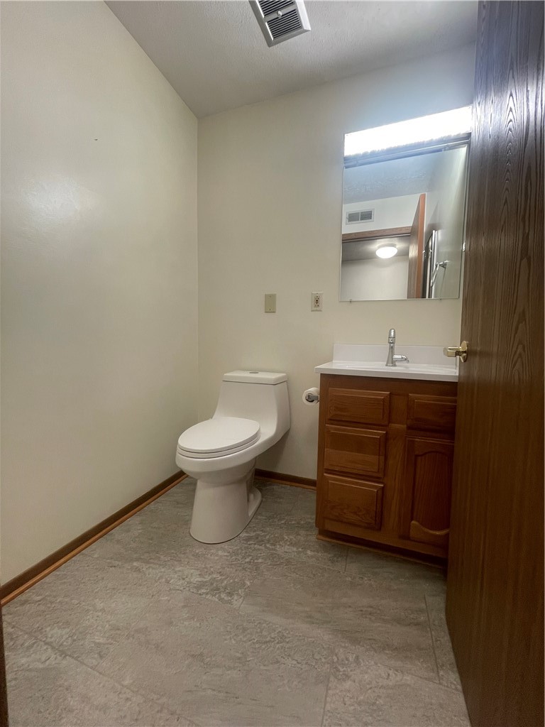 412 Clubhouse Dr — photo 8