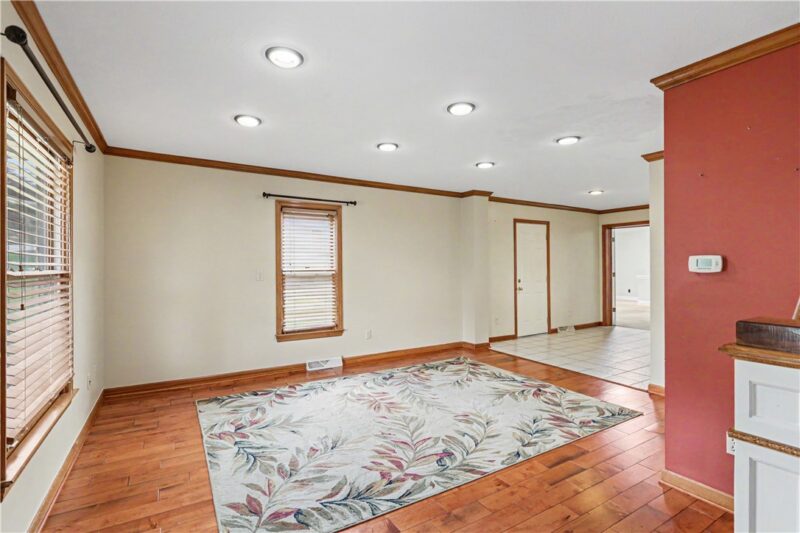 2349 Rochester Road — photo 3