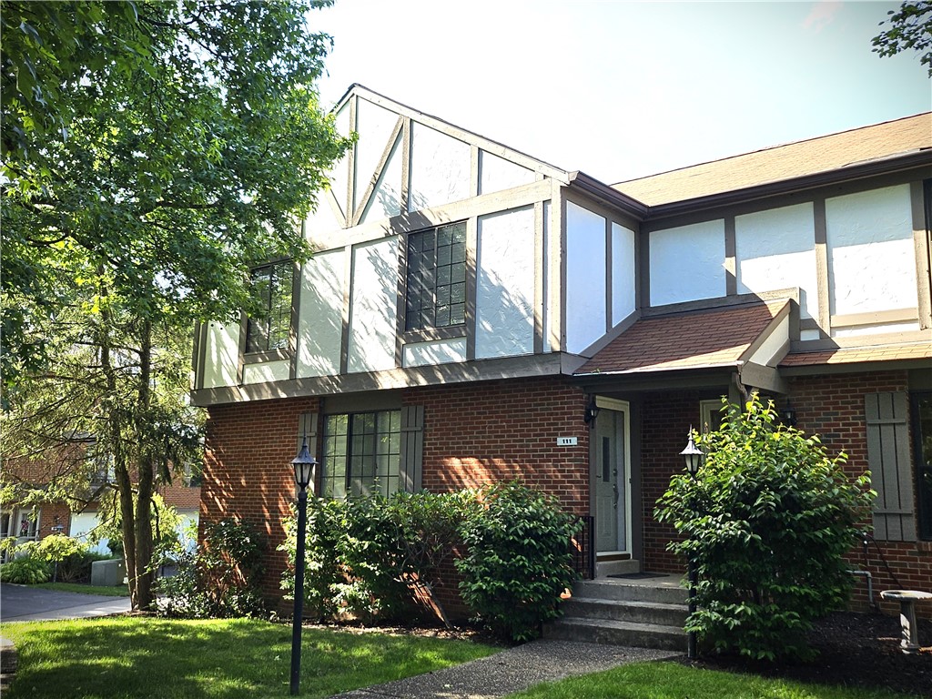 111 Woodcrest Drive — photo 1