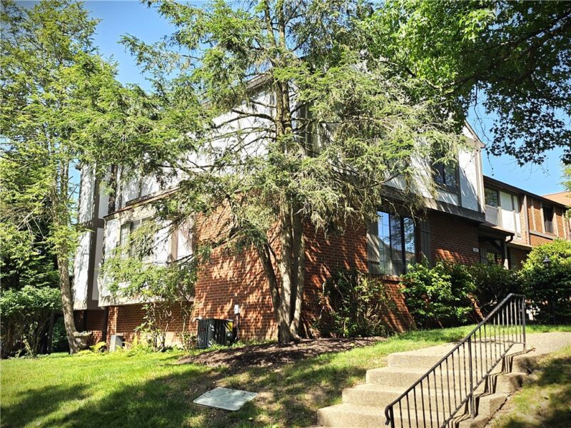 111 Woodcrest Drive — photo 2