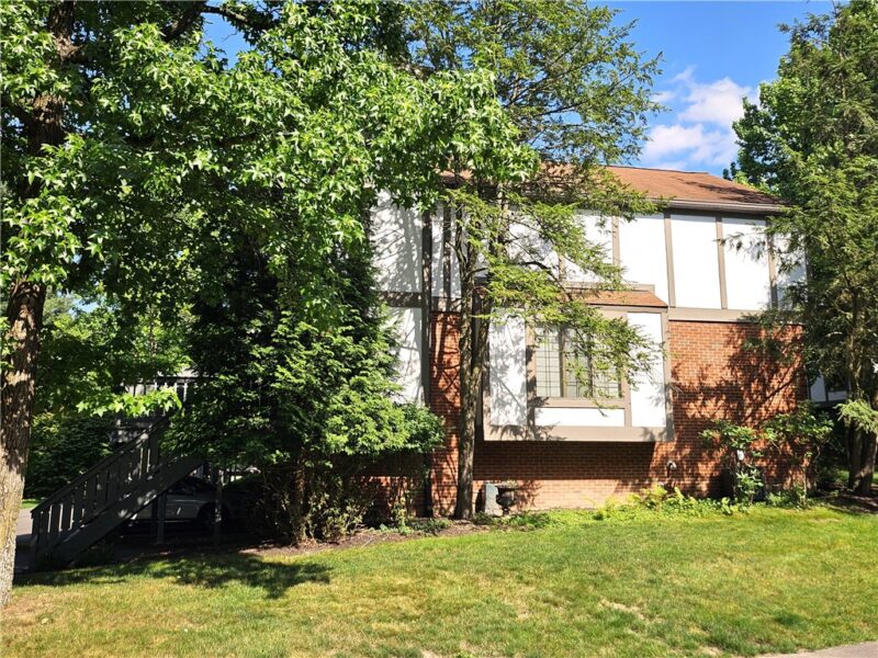 111 Woodcrest Drive — photo 3