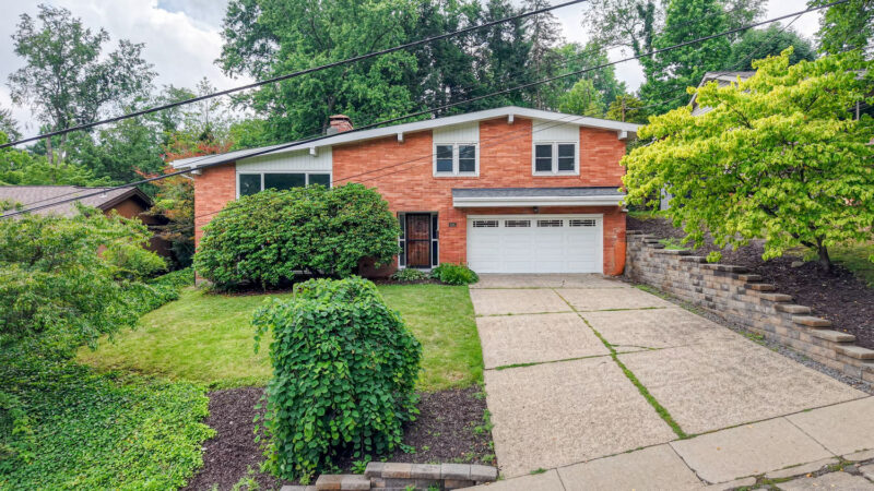 424 Glaids Drive — photo 2