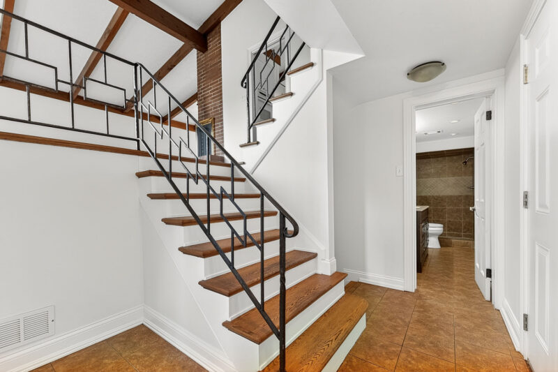 424 Glaids Drive — photo 3