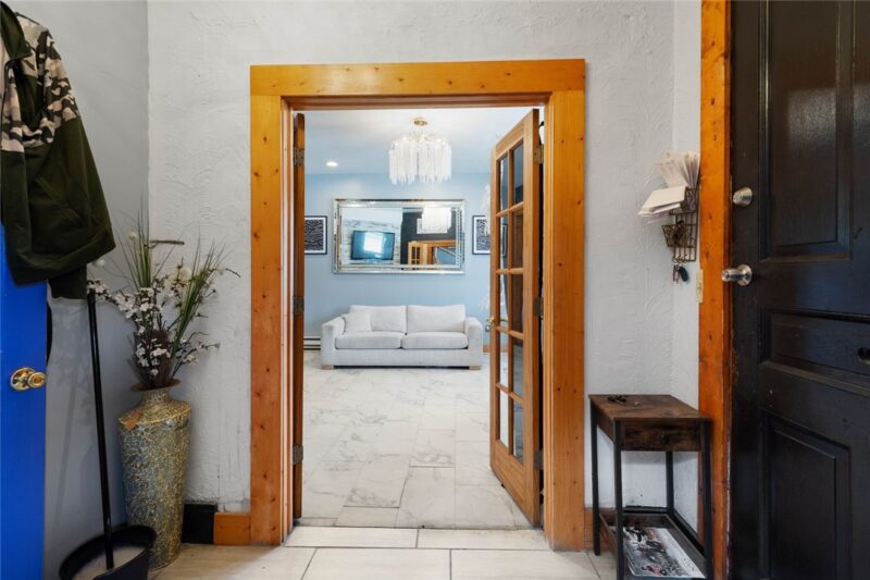 2834 Bedford Ave — photo 3