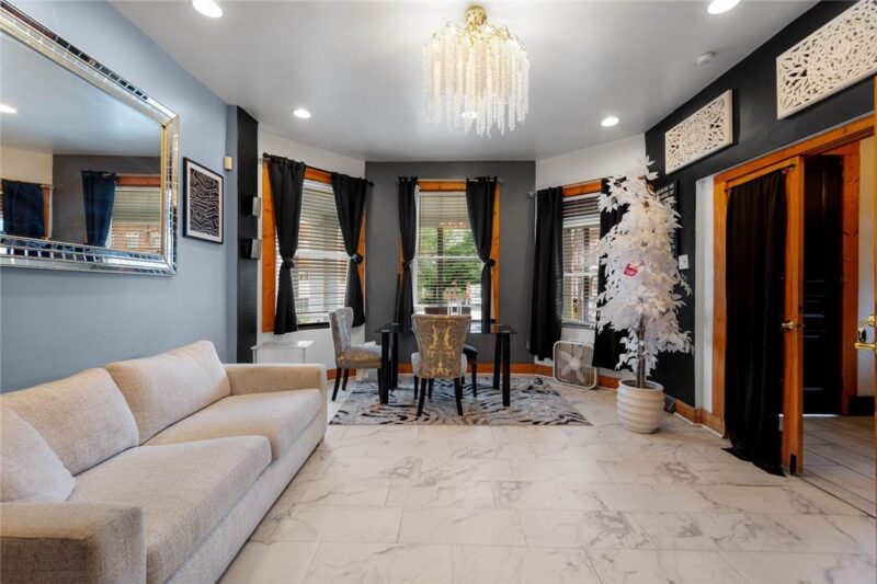 2834 Bedford Ave — photo 4