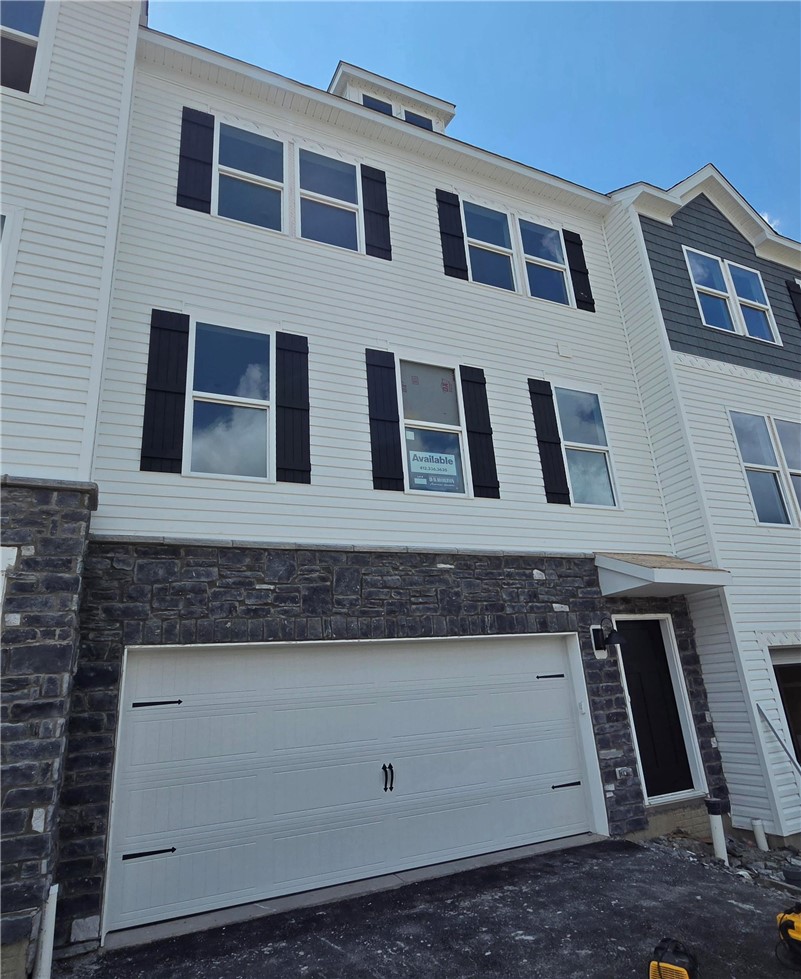 169 Laurel Hills Drive — photo 1