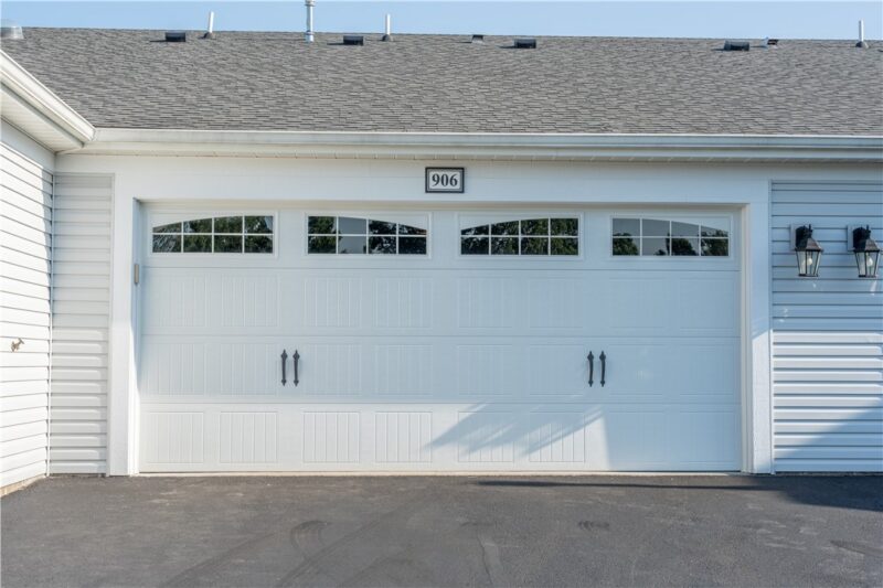 906 Spring Valley Dr — photo 3