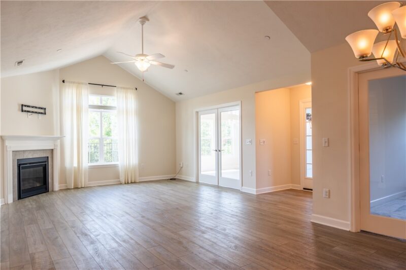 906 Spring Valley Dr — photo 8