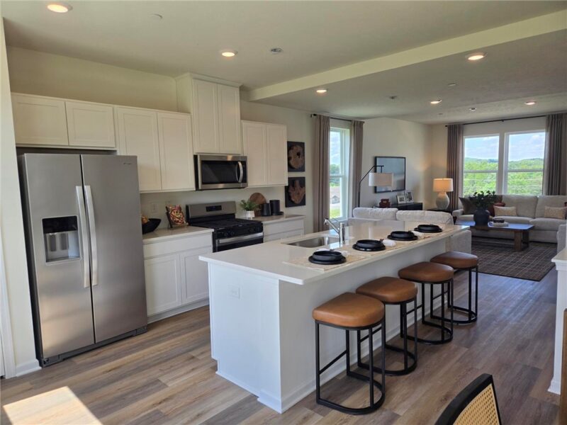 173 Laurel Hills Drive — photo 3