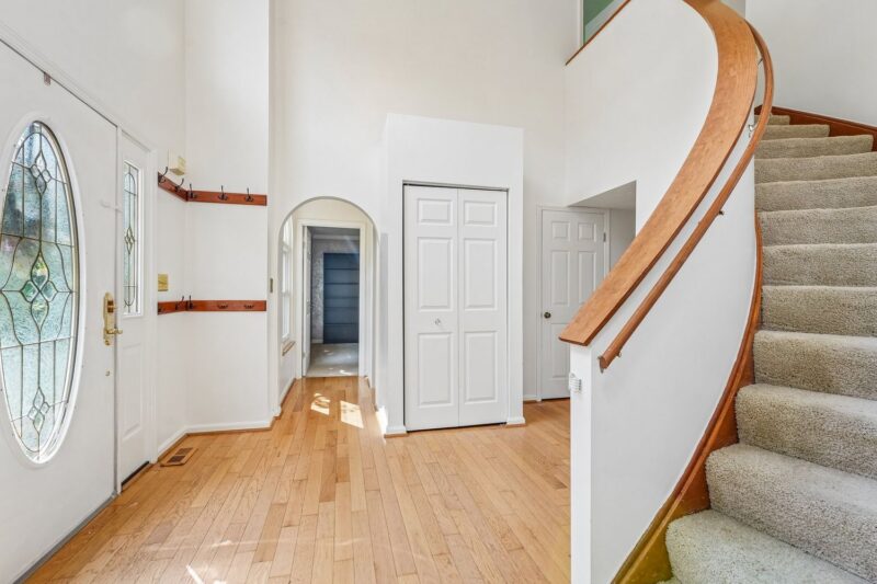 209 Jaclyn Dr — photo 3