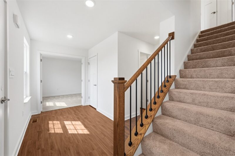 498 Gardenia Drive — photo 4