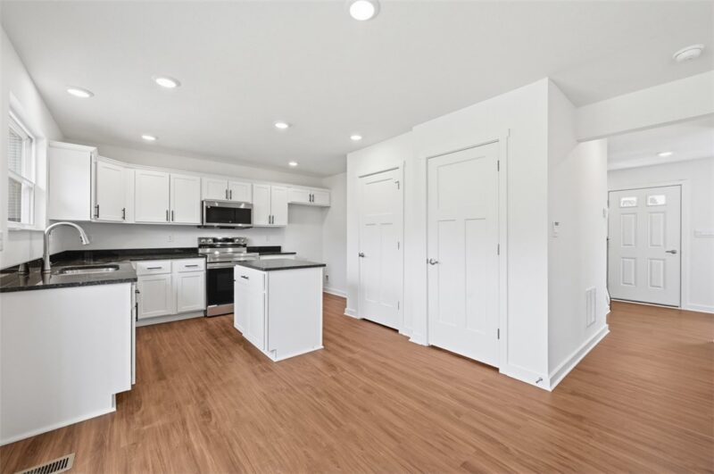 498 Gardenia Drive — photo 7