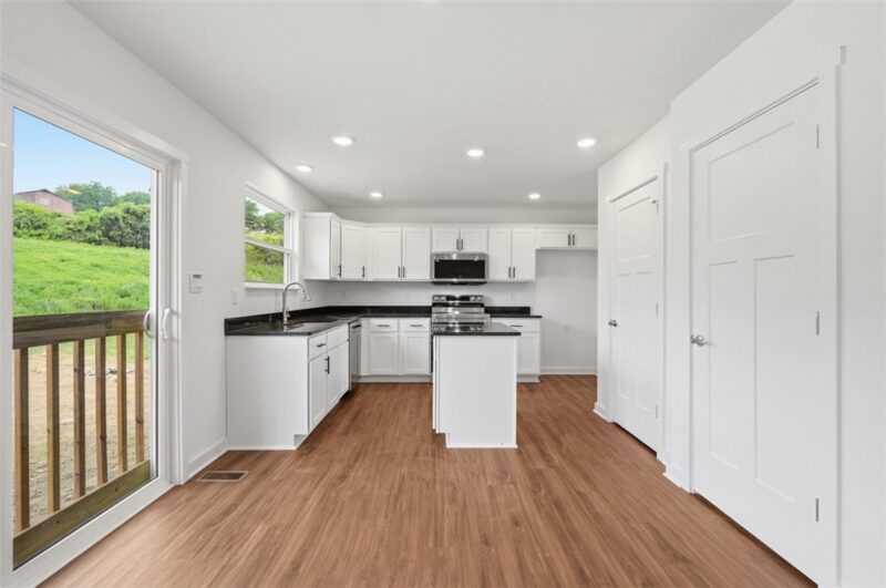 498 Gardenia Drive — photo 8