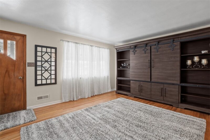1338 Tyndall Street — photo 3