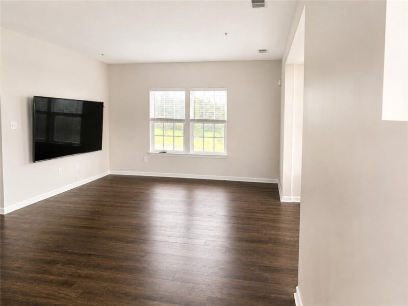 1000 Grey Fox Cir — photo 3