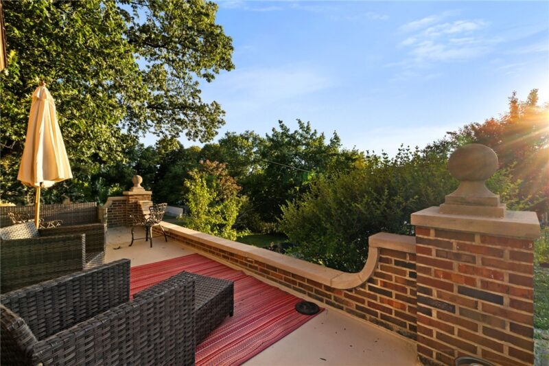 2543 Beechwood Blvd — photo 5
