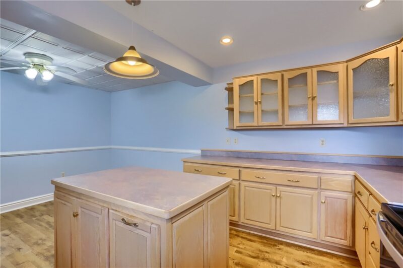205 Howard Street — photo 3