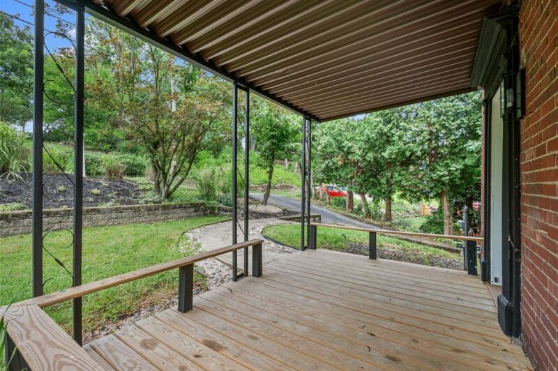 3953 Dowling — photo 3