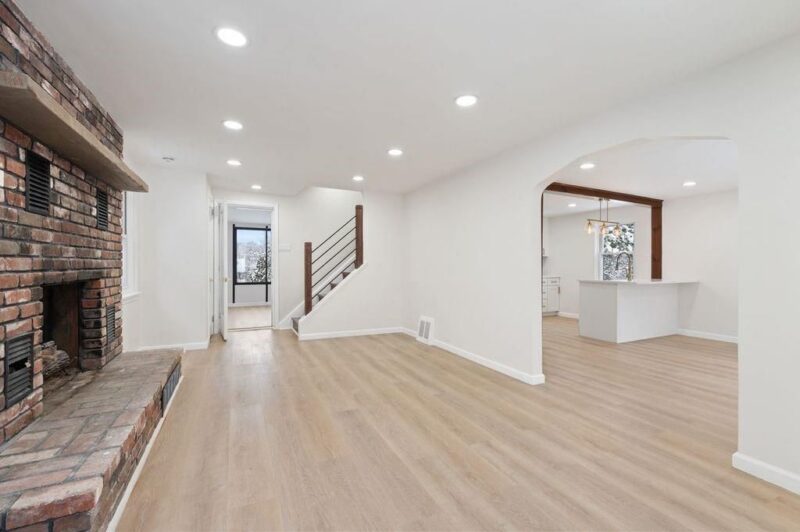 3953 Dowling — photo 4