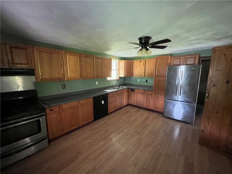 1539 Veterans Street — photo 3