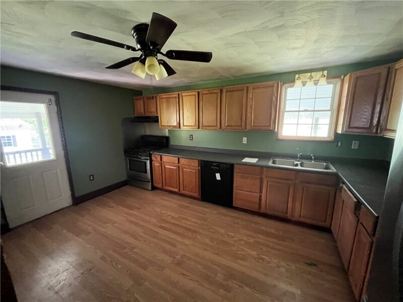 1539 Veterans Street — photo 4