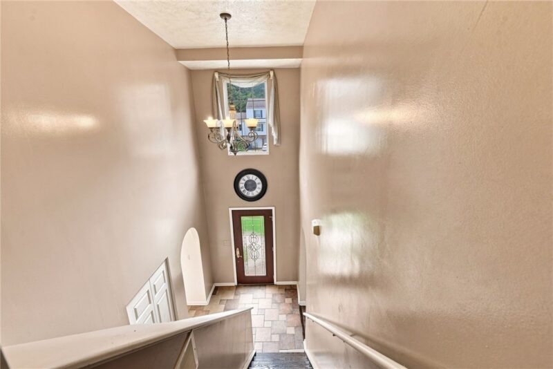 457 Lynn Ann Dr — photo 6