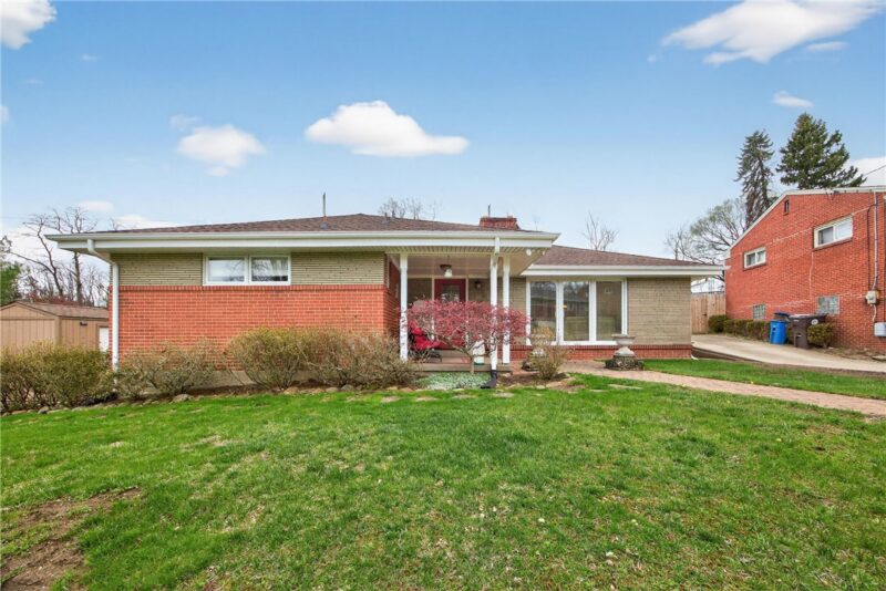 498 Balconade Dr — photo 2