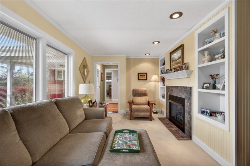 498 Balconade Dr — photo 8
