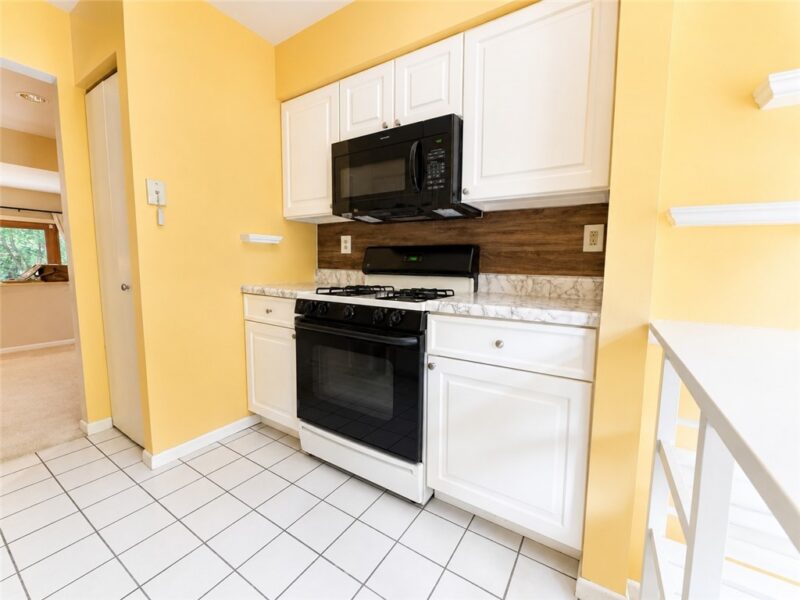 120 Spruce Ct — photo 8