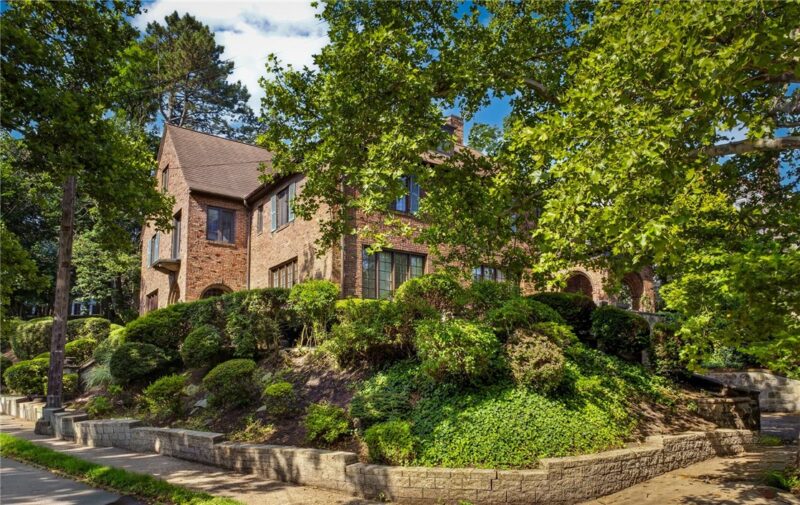 6430 BARTLETT ST — photo 3