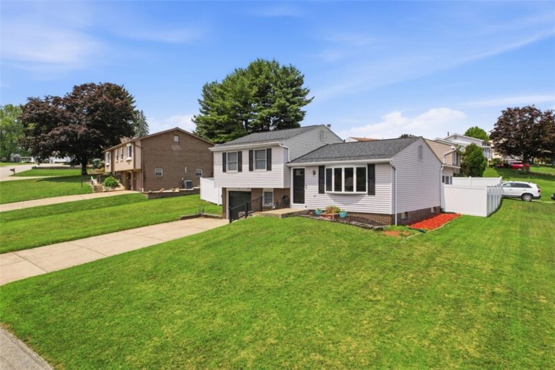 850 Westchester Dr — photo 3