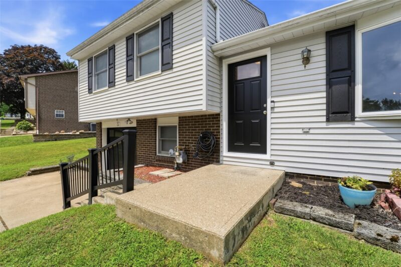 850 Westchester Dr — photo 5