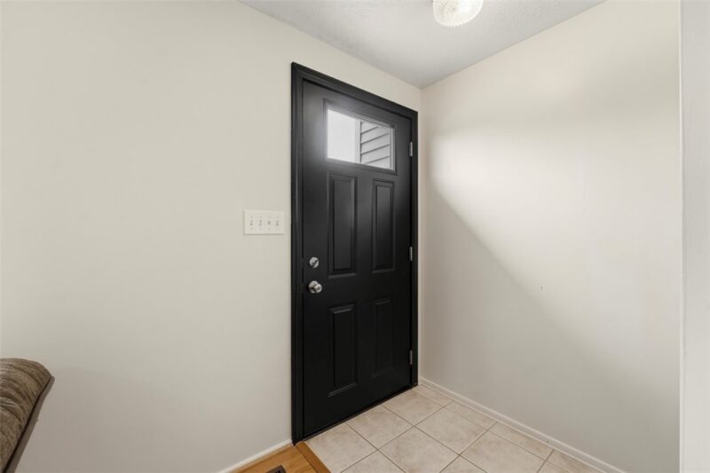 850 Westchester Dr — photo 6