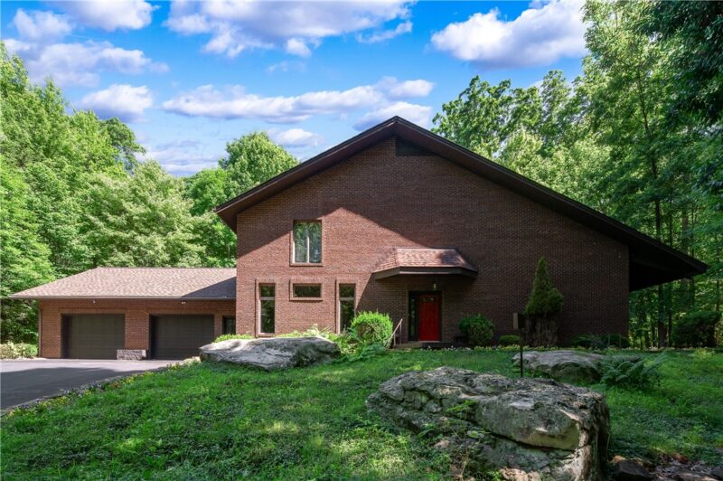 345 Harmony Rd — photo 2
