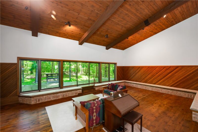 345 Harmony Rd — photo 4