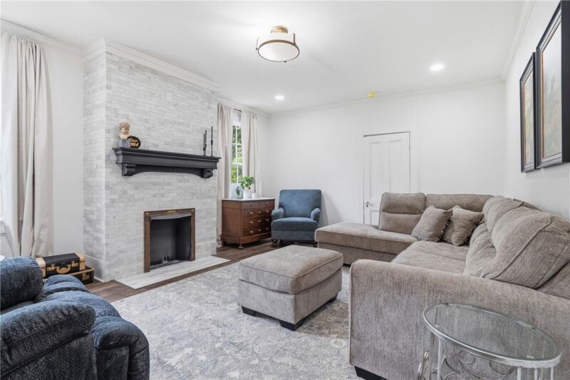 214 River Ave — photo 3