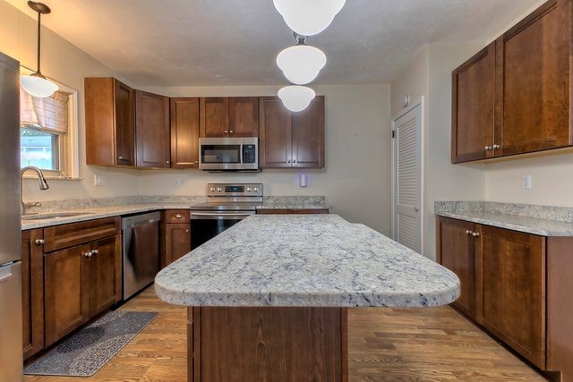 200 College Ave — photo 4