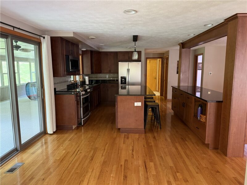 4900 Cole Road — photo 8
