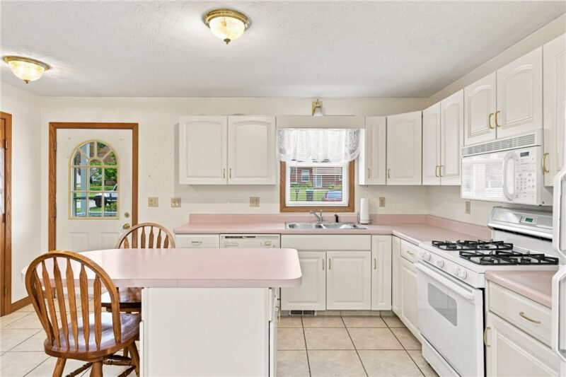 635 Cohasset — photo 3