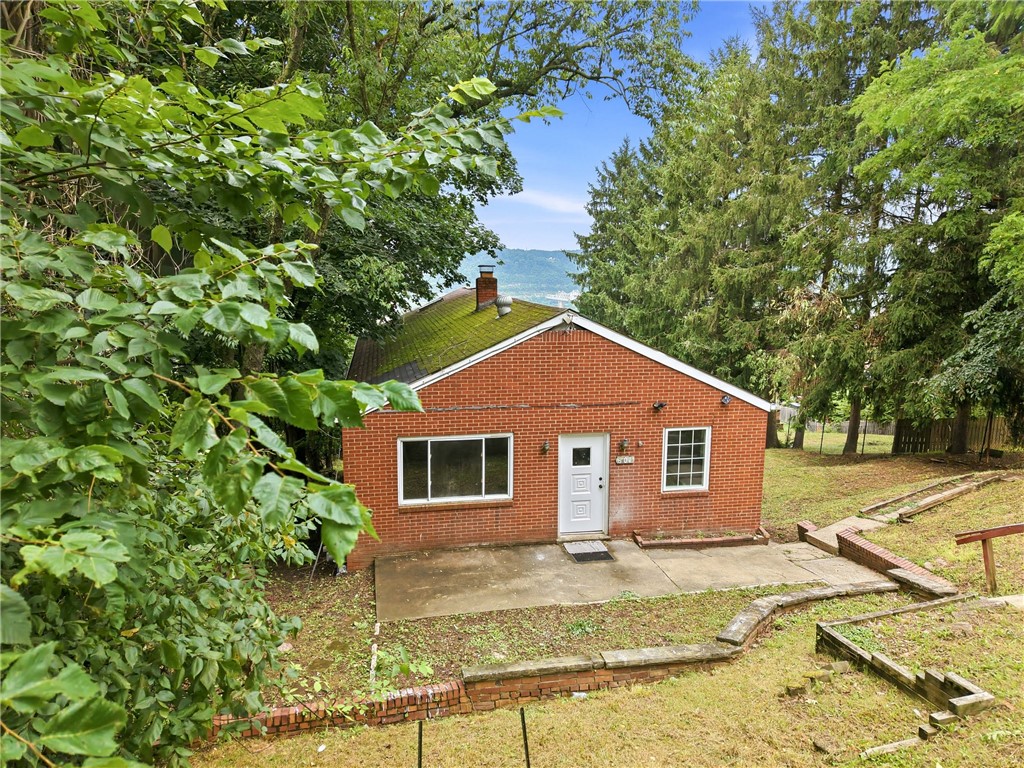601 Howard St — photo 1