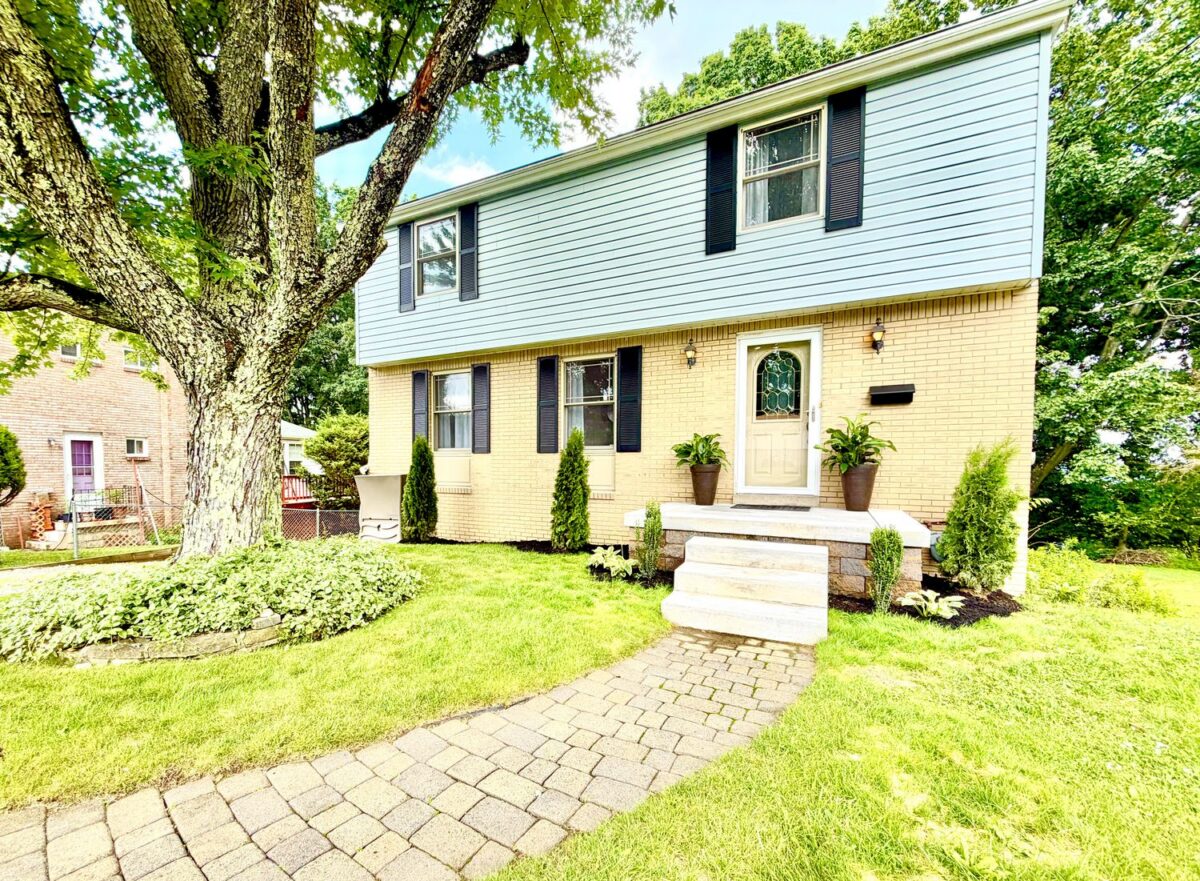 4933 Point Circle DRIVE — photo 1