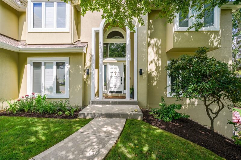 10489 Olde Villa Drive — photo 2