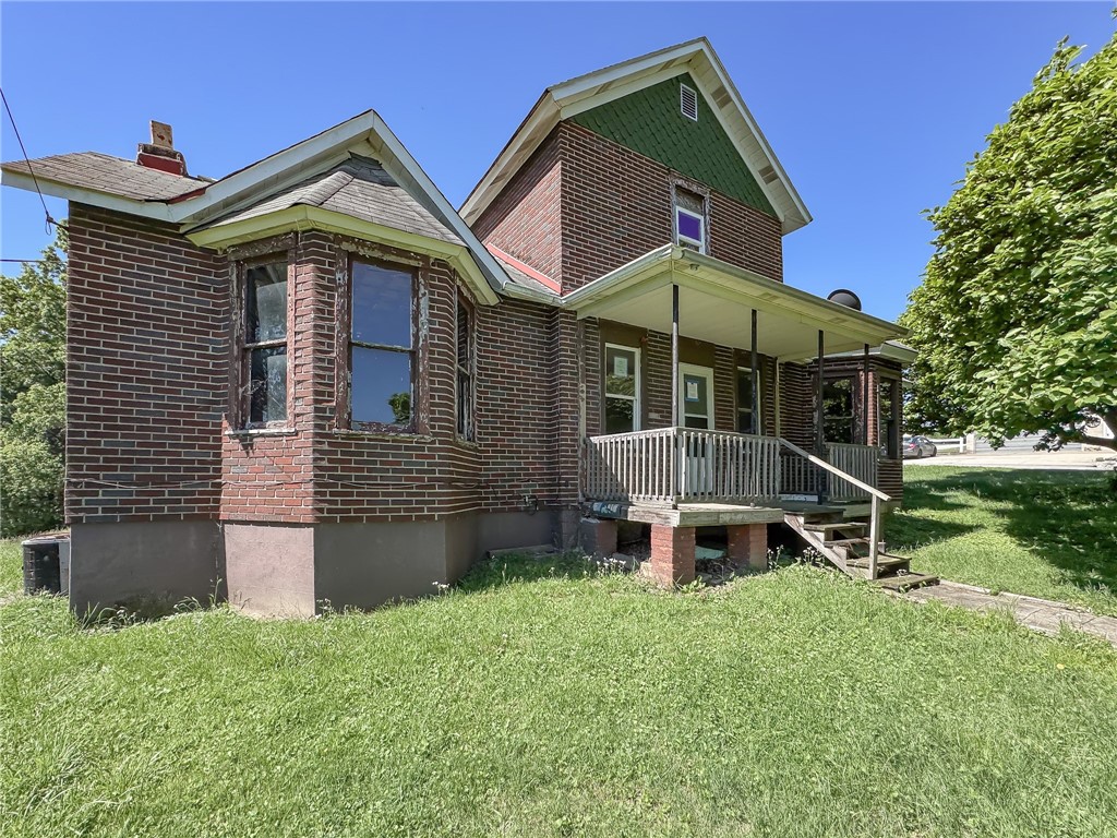 605 Maple St — photo 1